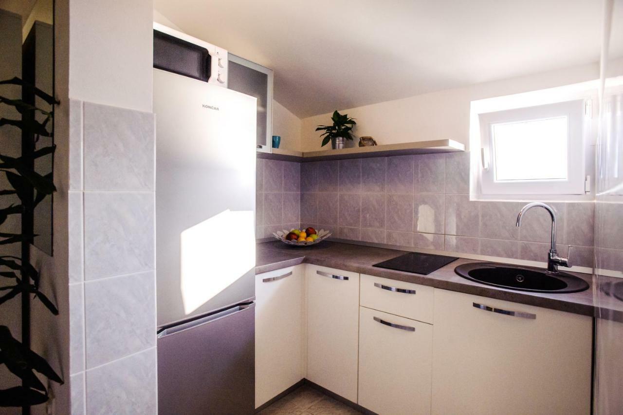 Apartments Korda L&M- Suhi Potok Jesenice  Exterior foto